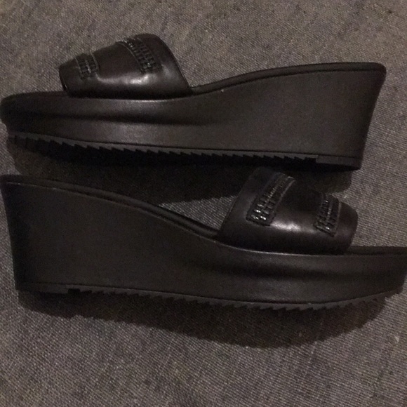 Women’s black open toe wedge sandals - Picture 4 of 5